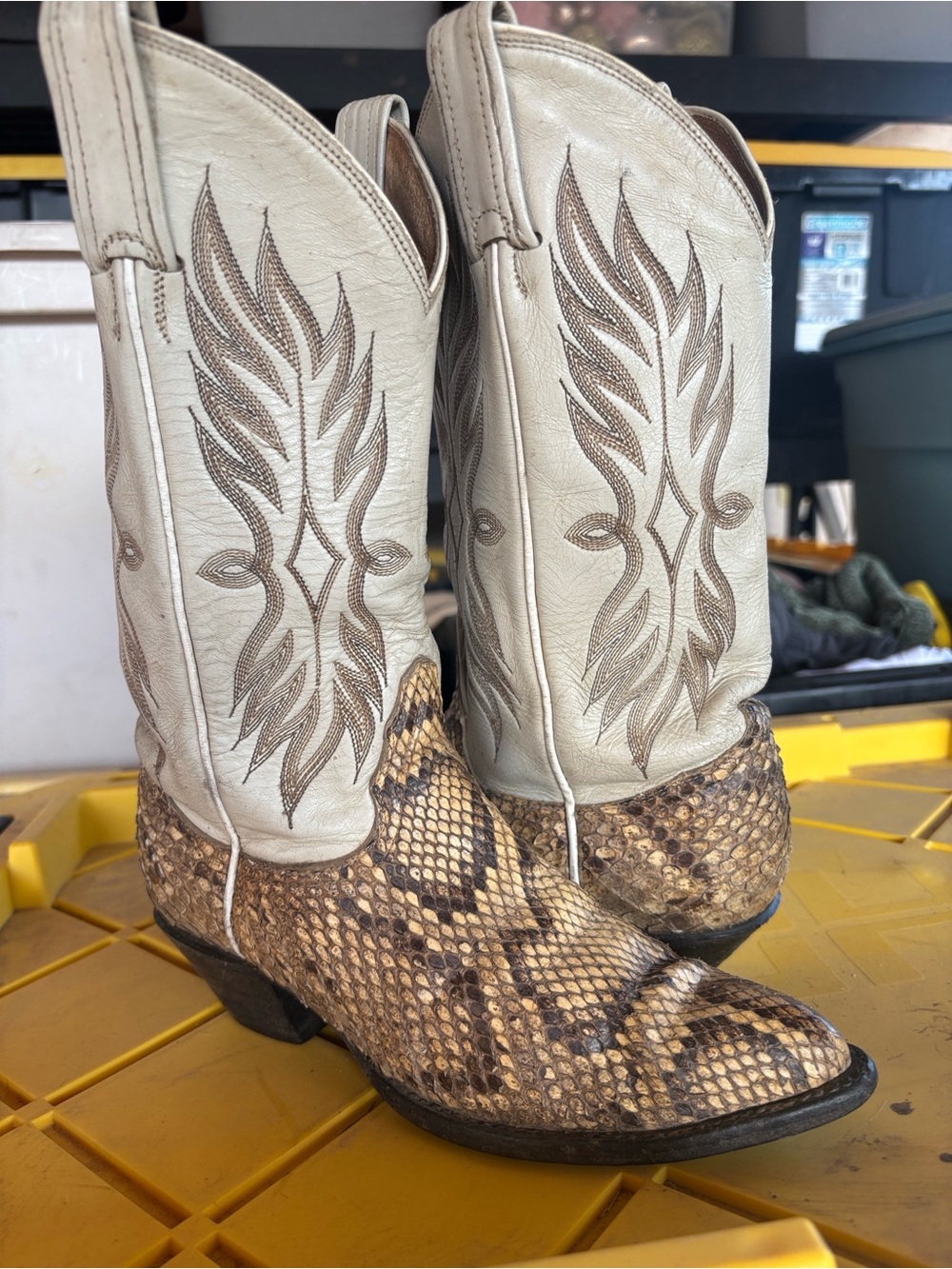 Tony lama Python Print Western Cowboy Boots - Cream & Brown sz 5m